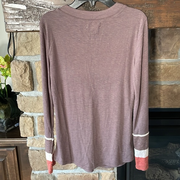 Maurice’s 24/7 thermal top - Picture 5 of 5